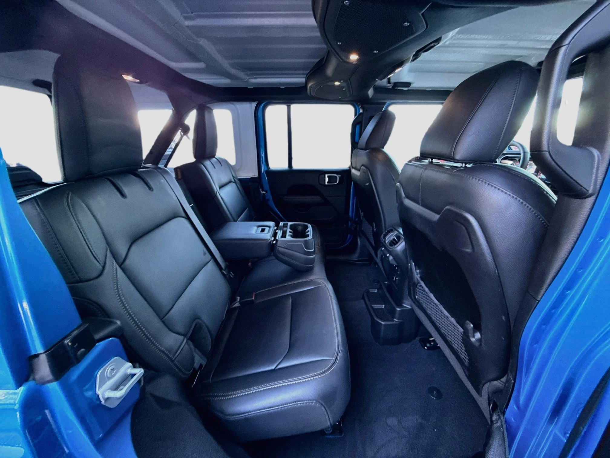 Certified Used 2025 Hydro Blue Pearlcoat Jeep Sahara image 28