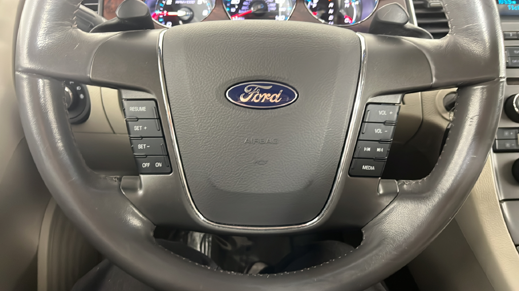 2012 Ford Taurus SEL - Photo 22