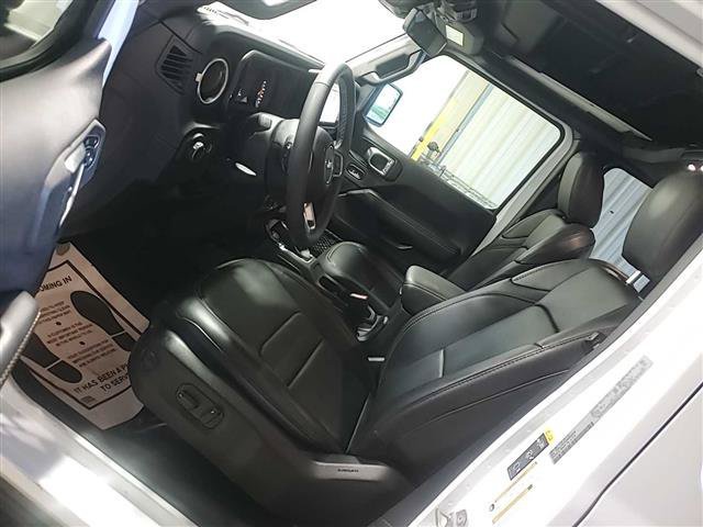 Used 2025 White Jeep Sahara image 6