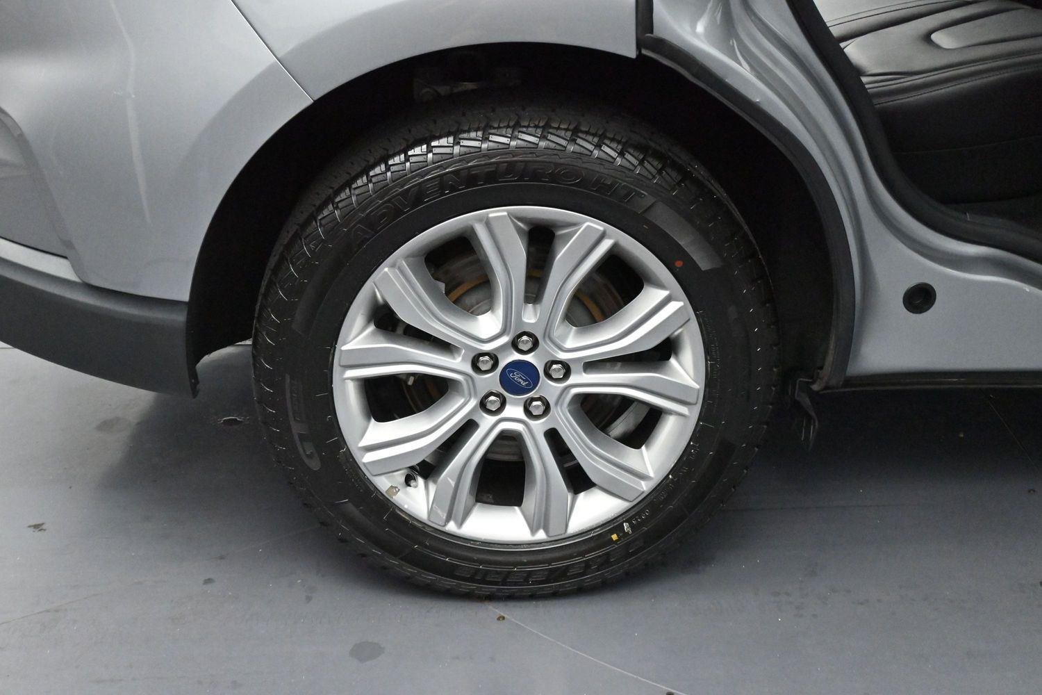 Used 2022 Iconic Silver Ford Titanium image 38