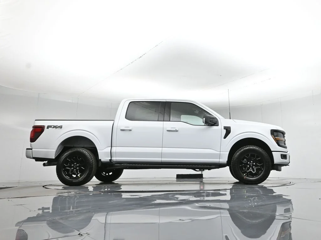 New 2026 Oxford White Ford XLT image 48