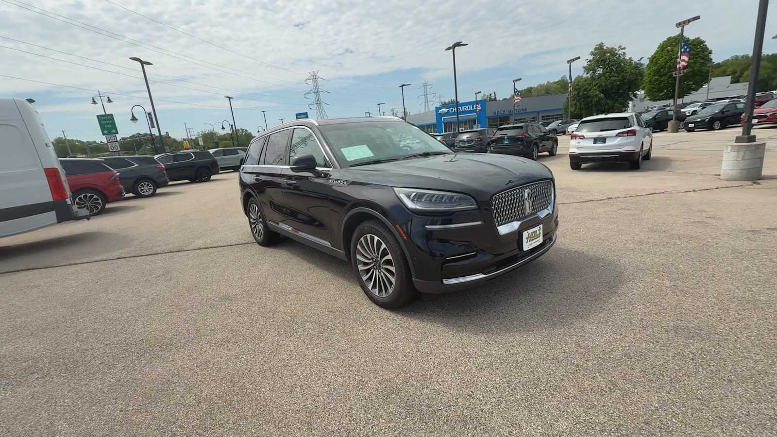 Used 2024 Black Lincoln Reserve image 2