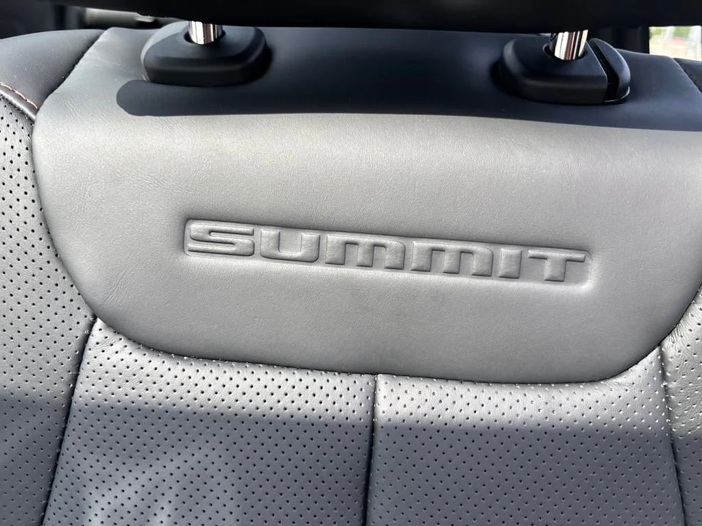 Used 2025 Black Jeep Summit Reserve image 20