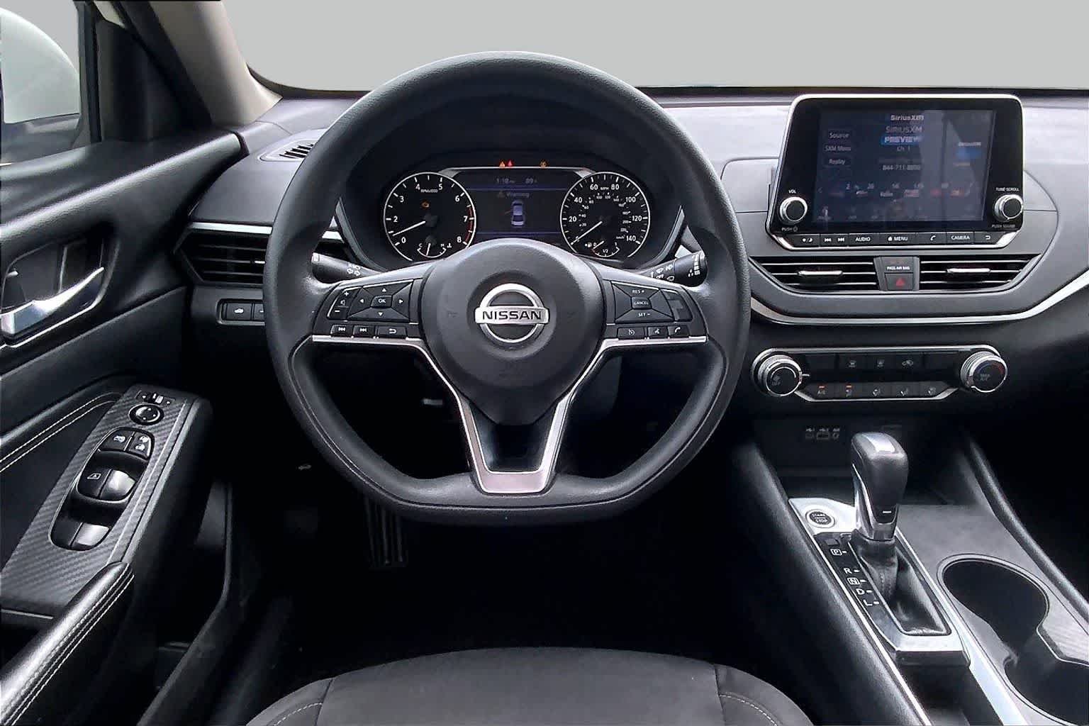 Used 2020 Glacier White Nissan 2.5 S image 6