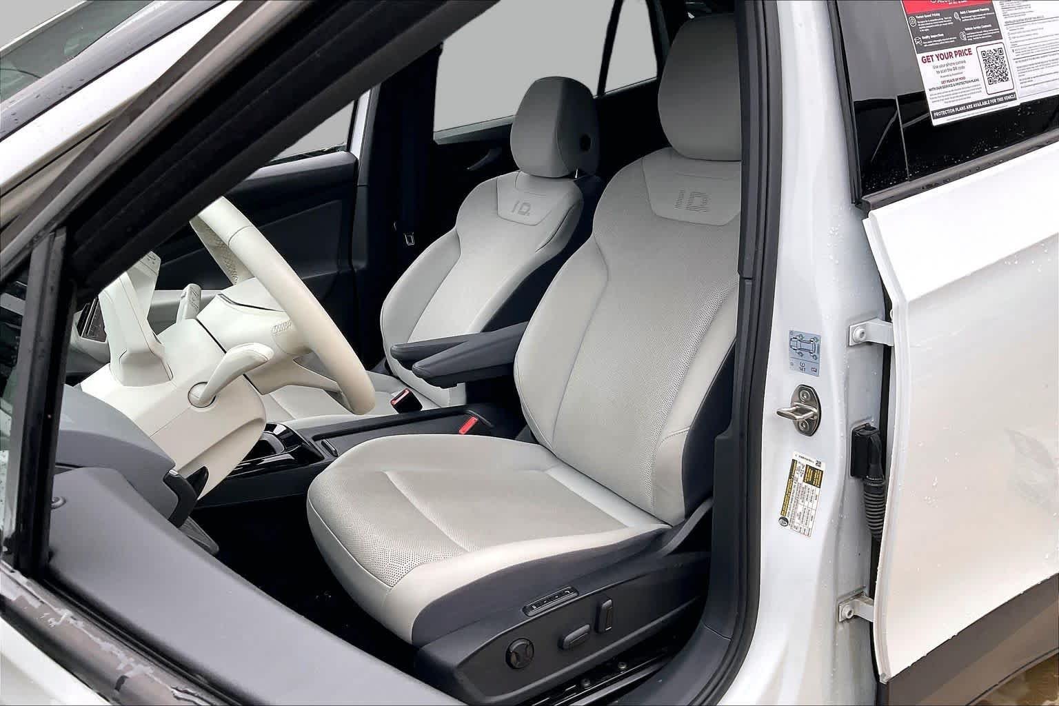 Used 2021 Glacier White Metallic/Black Roof Volkswagen 1st Edition image 7