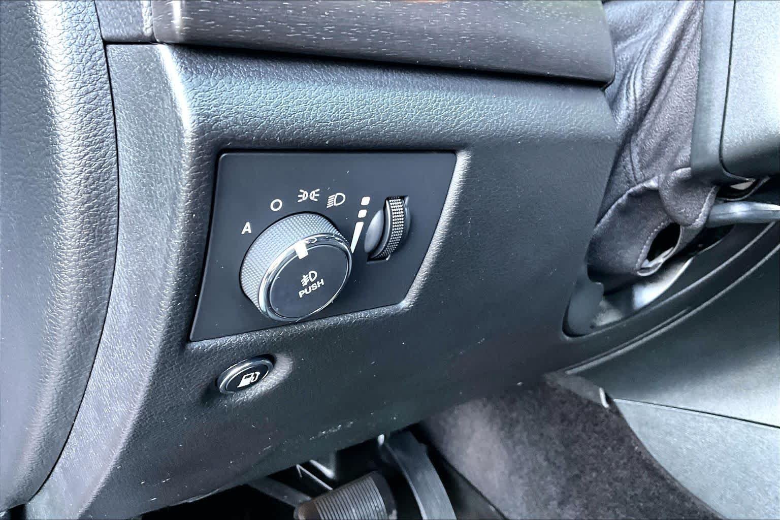 Used 2016 Maximum Steel Metallic Clearcoat Jeep Laredo image 31