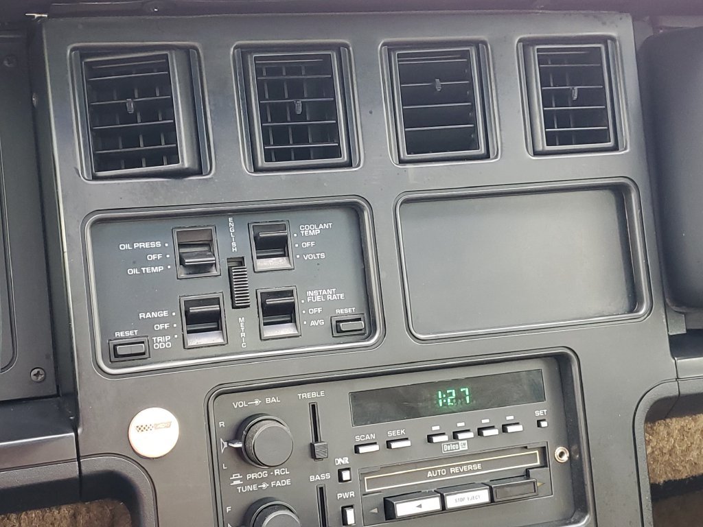 Used 1985  Chevrolet Base image 15