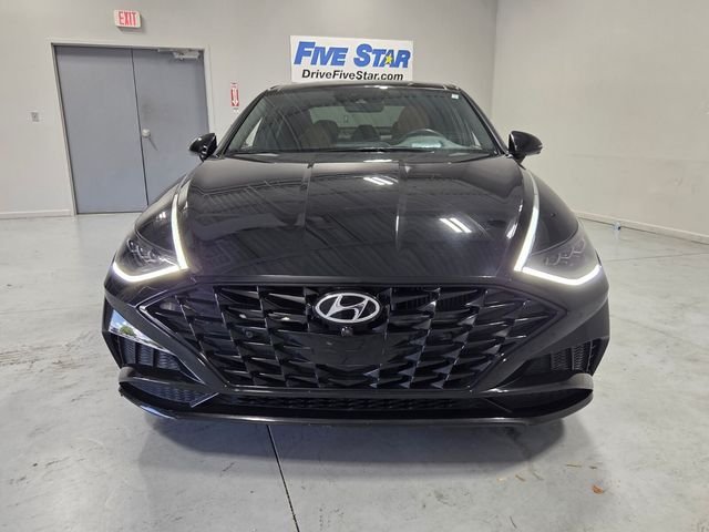 Used 2020 Black Hyundai Limited image 2