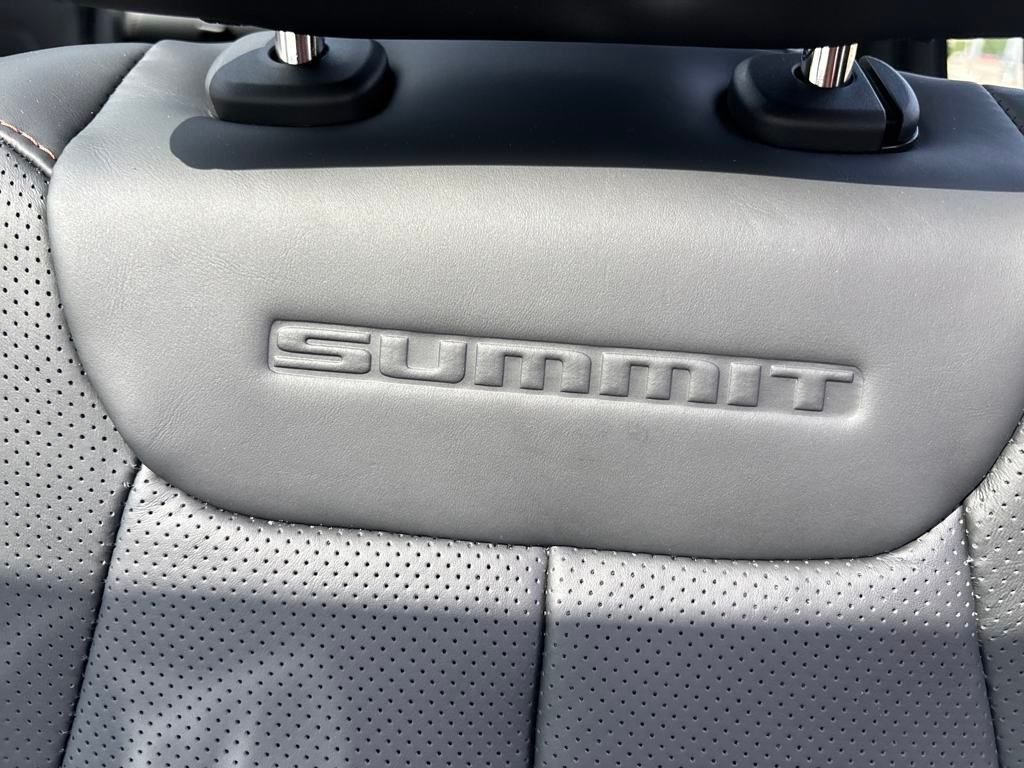Used 2025 Black Jeep Summit image 20
