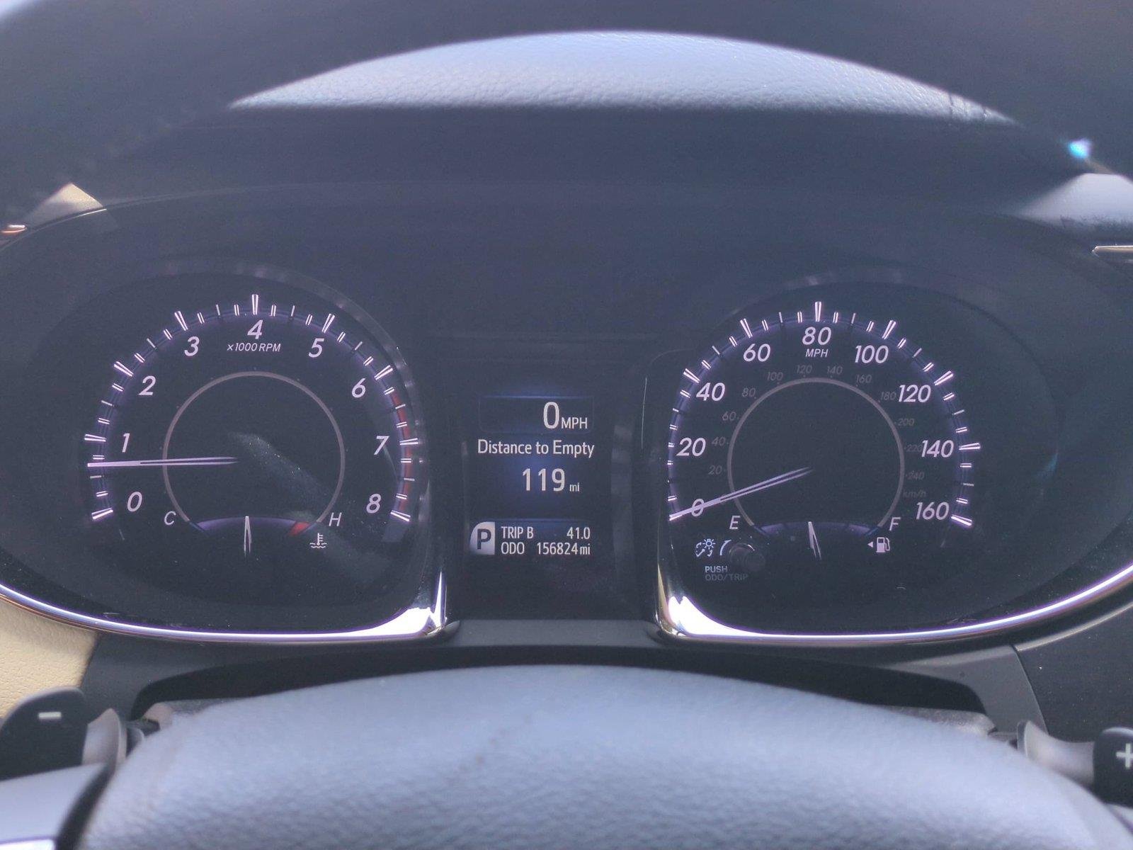Used 2013  Toyota XLE Touring image 21
