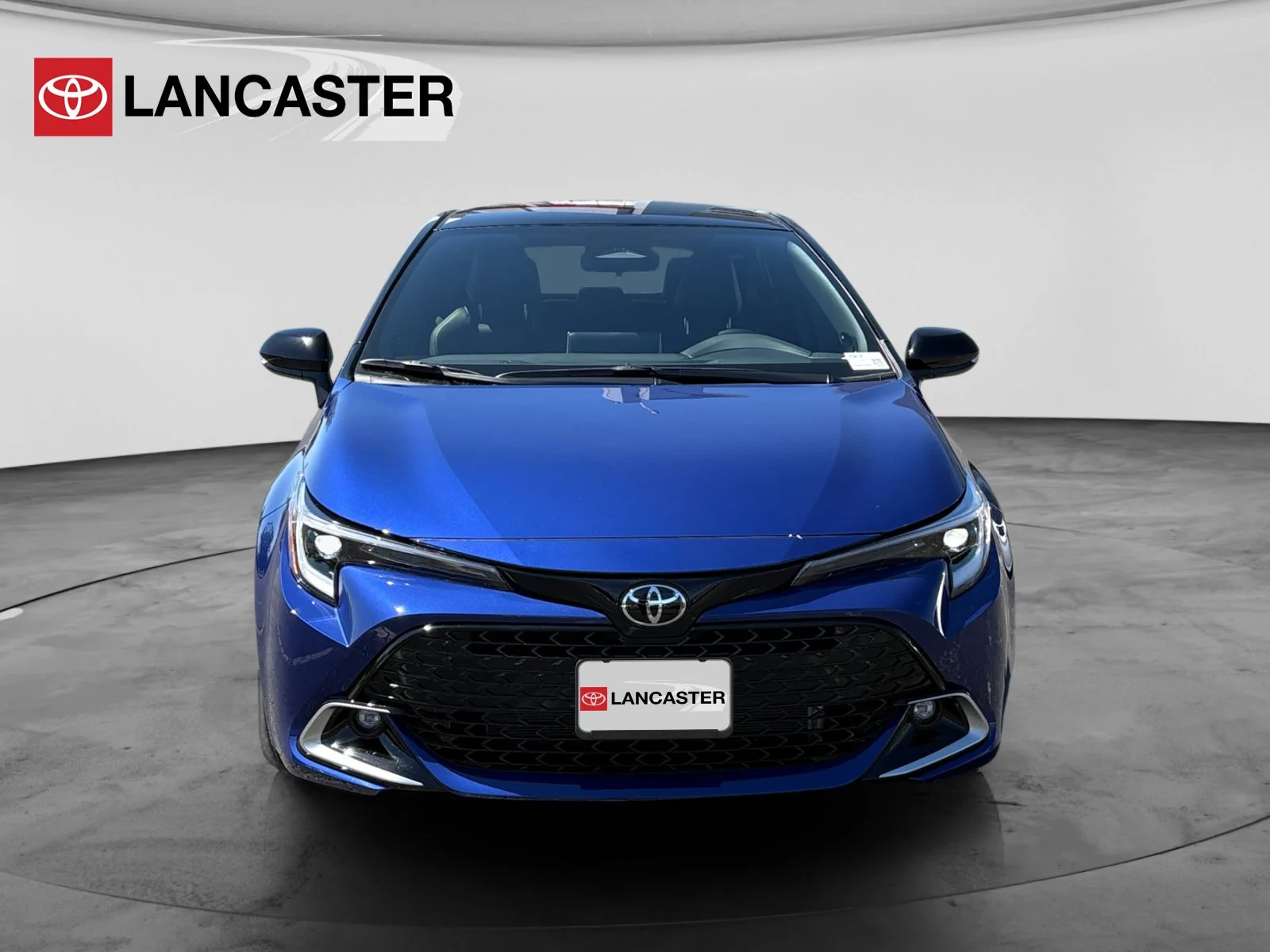New 2026 Blue Crush Metallic with Midnight Black Metallic roof <sup>1</sup> Toyota  XSE image 2