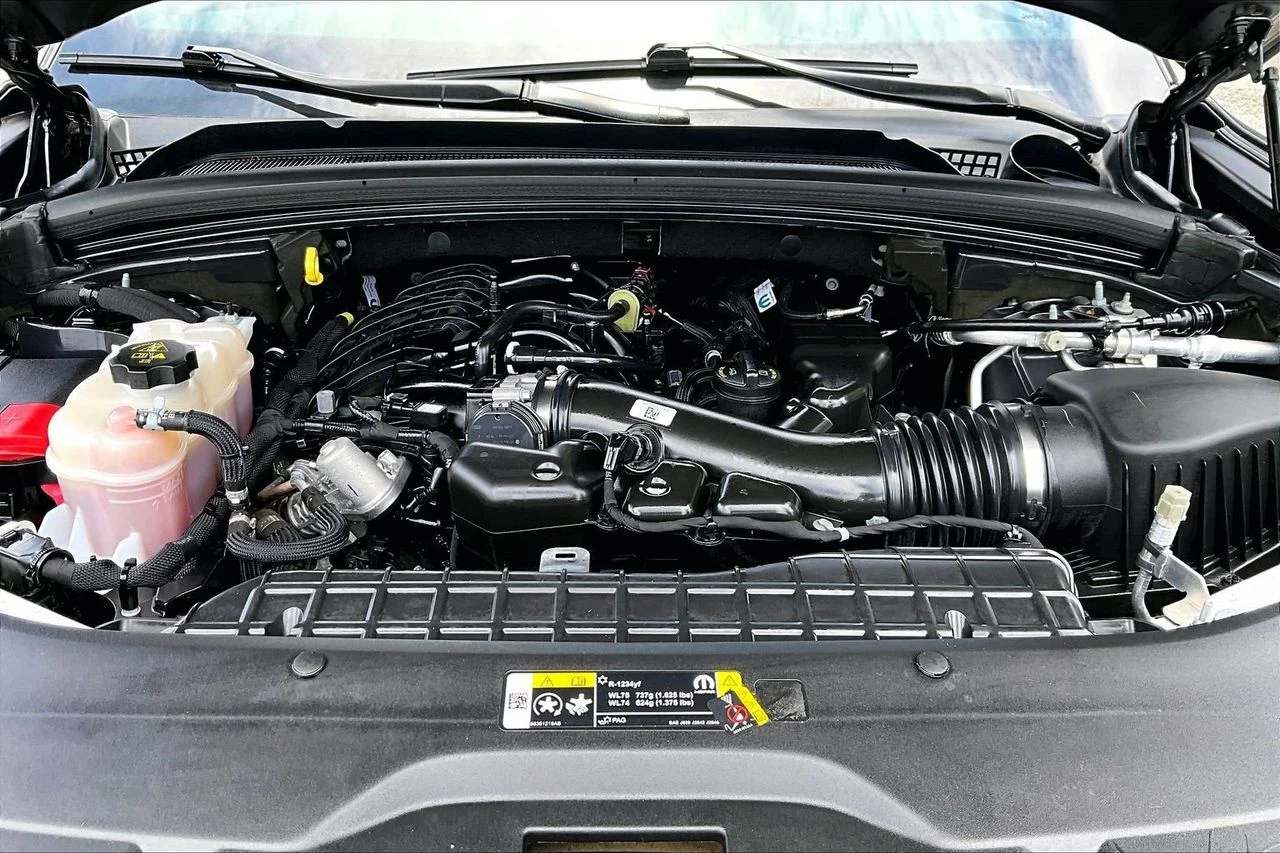 Used 2023 Gray Jeep Altitude image 36