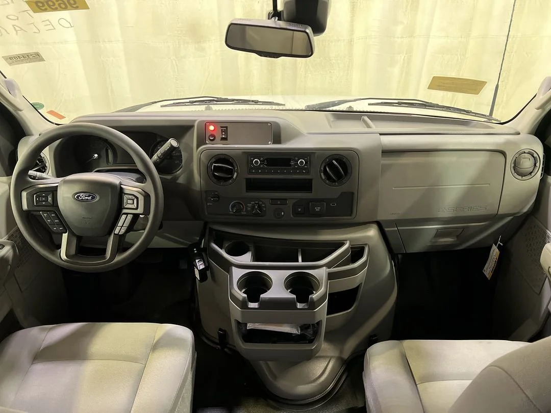 New 2026 Oxford White Ford E-350 SRW image 12
