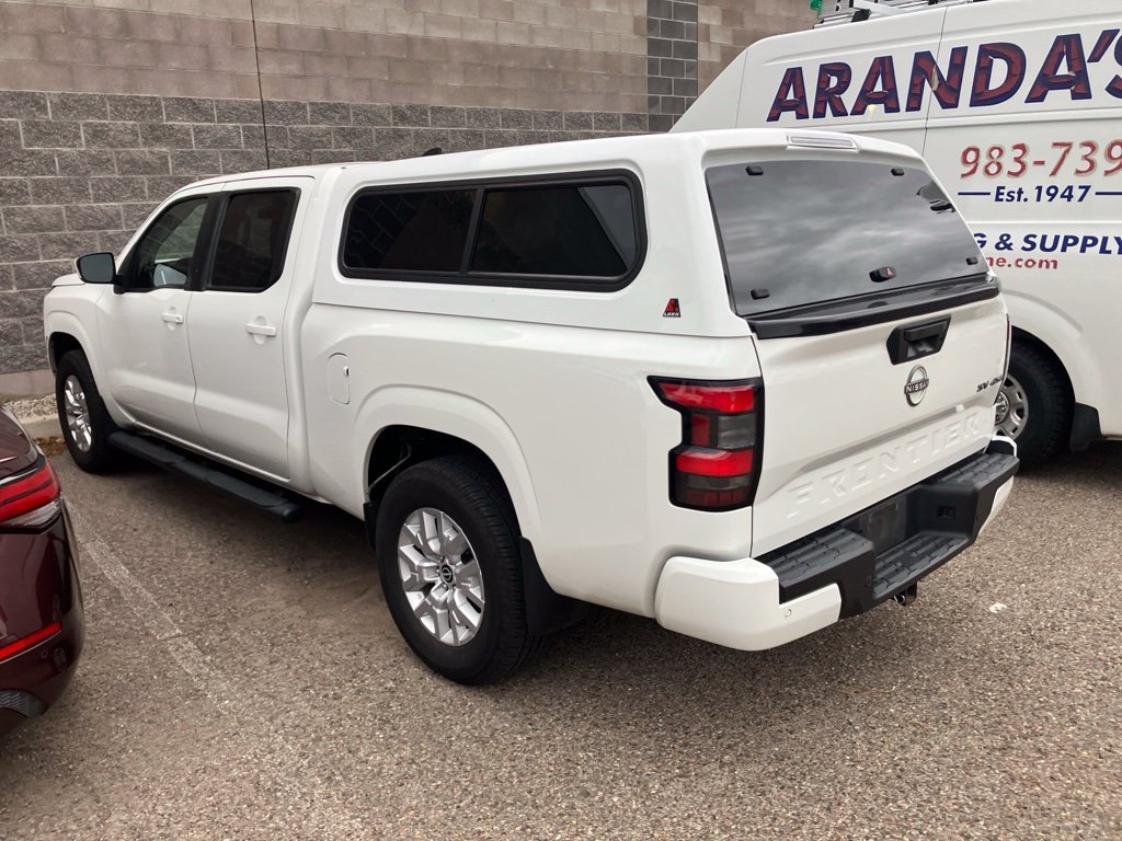 Used 2022 White Nissan SV image 4