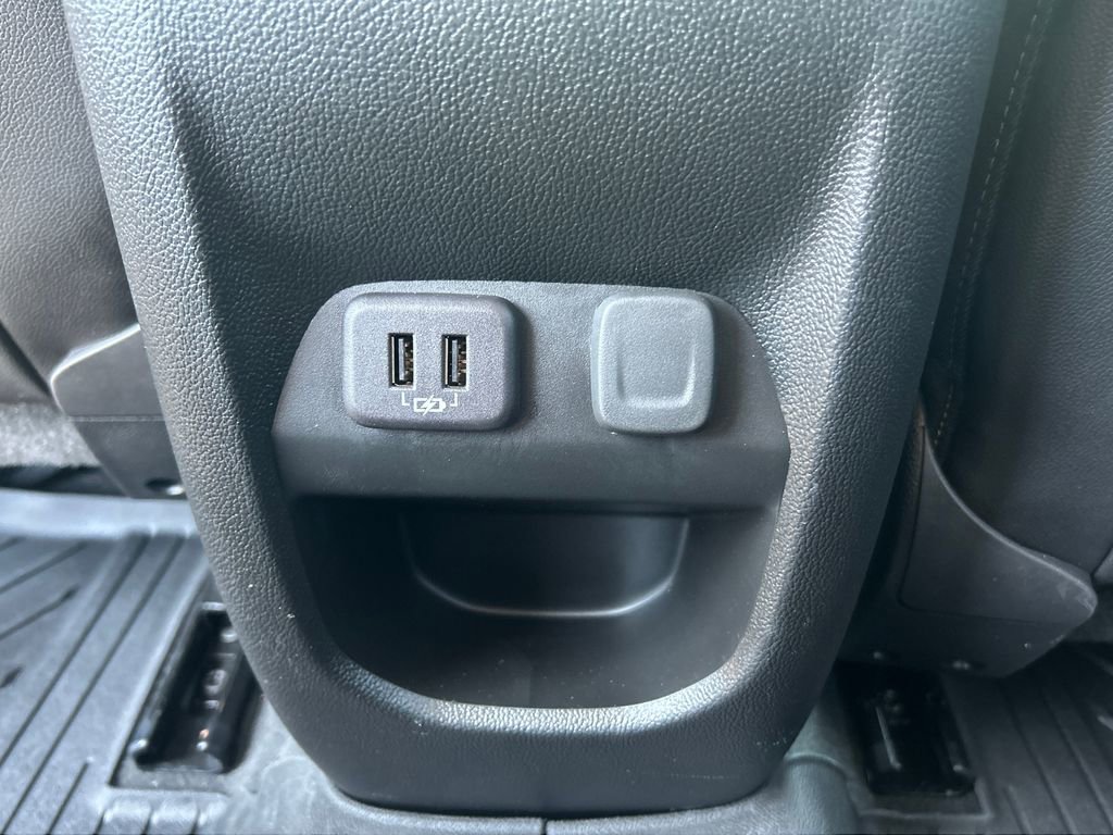 Used 2022 Black Chevrolet Z71 image 19
