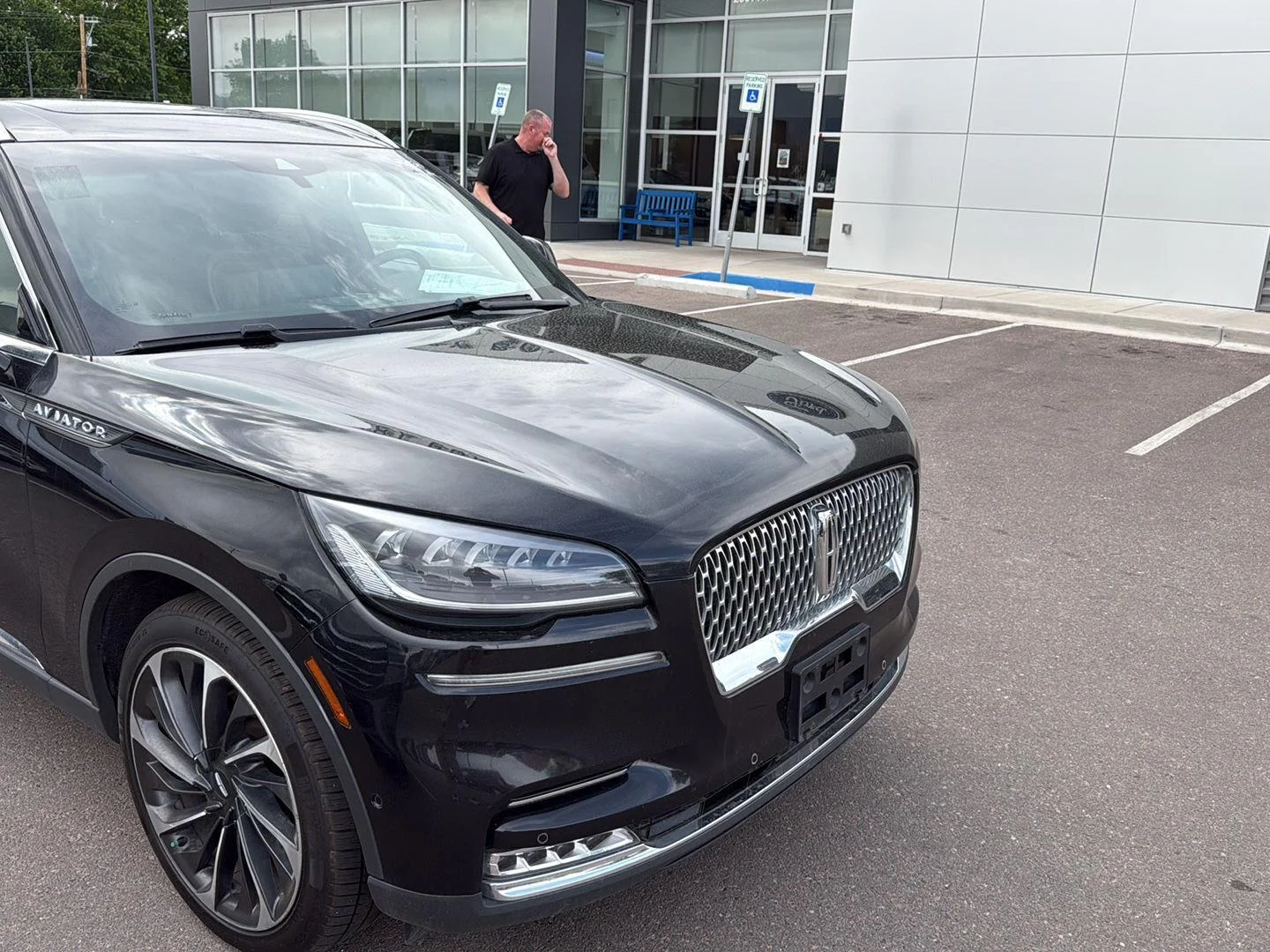 Used 2020 Infinite Black Metallic Lincoln Reserve image 5