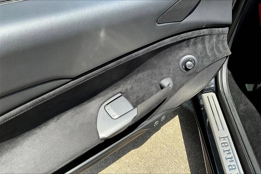 Used 2019 Nero Daytona Ferrari  image 30
