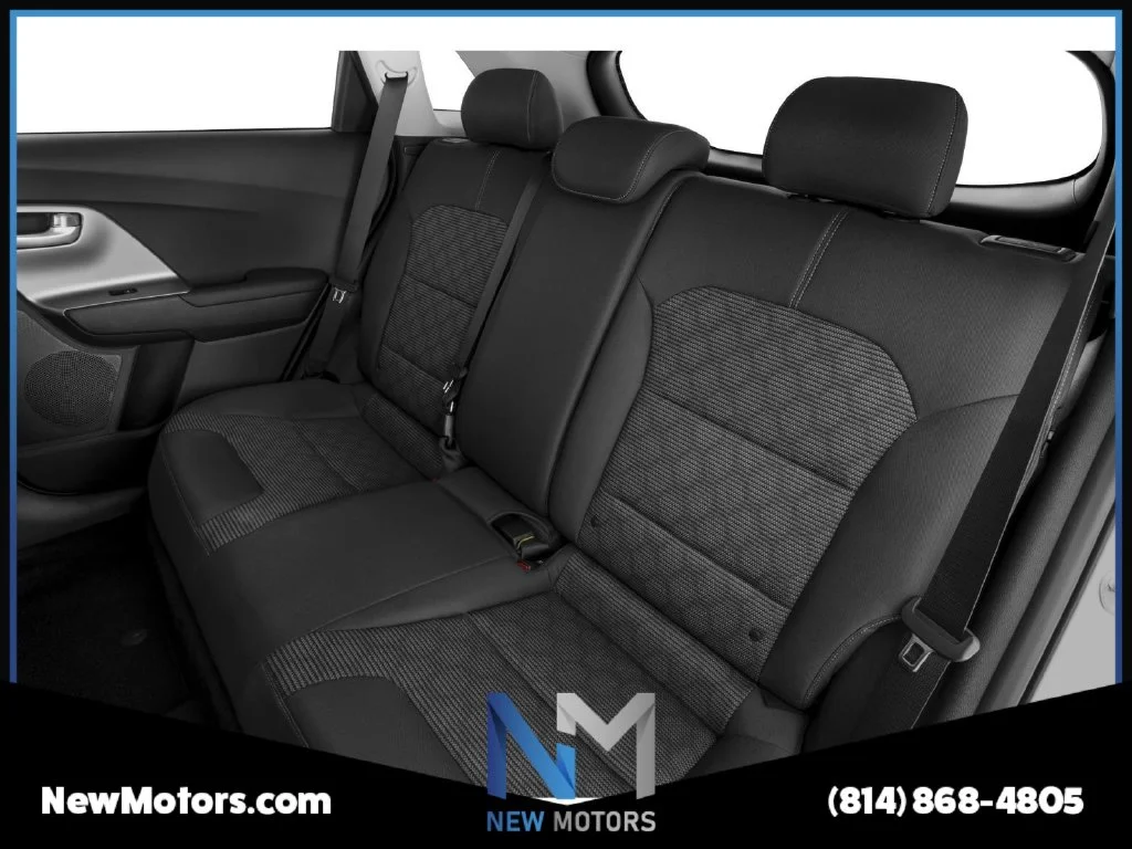 Used 2020 Silky Silver Kia LX image 8