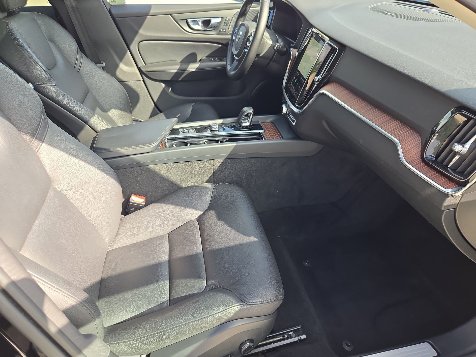 2025 Volvo V60 Cross Country 27