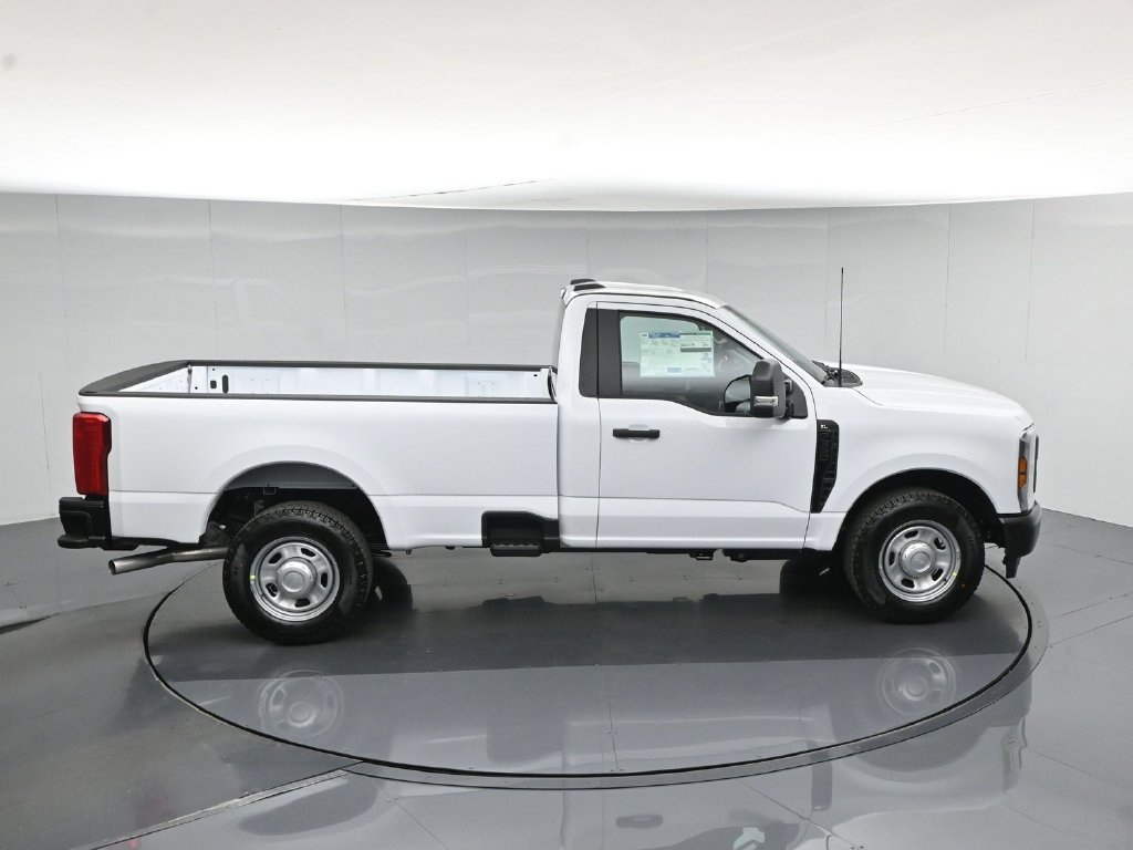 New 2027 Oxford White Ford XL image 34