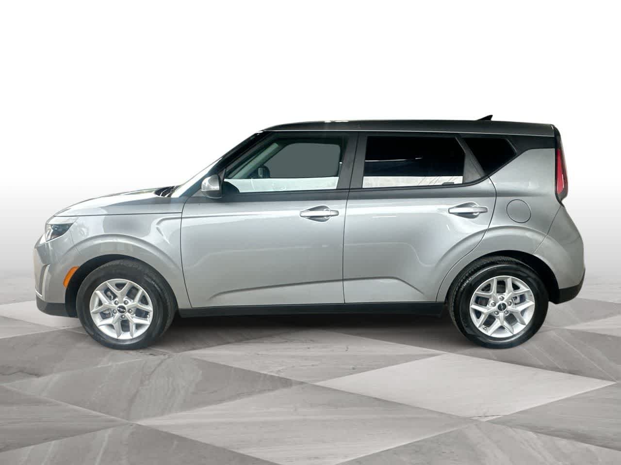 Used 2025 Steel Gray Kia LX image 5