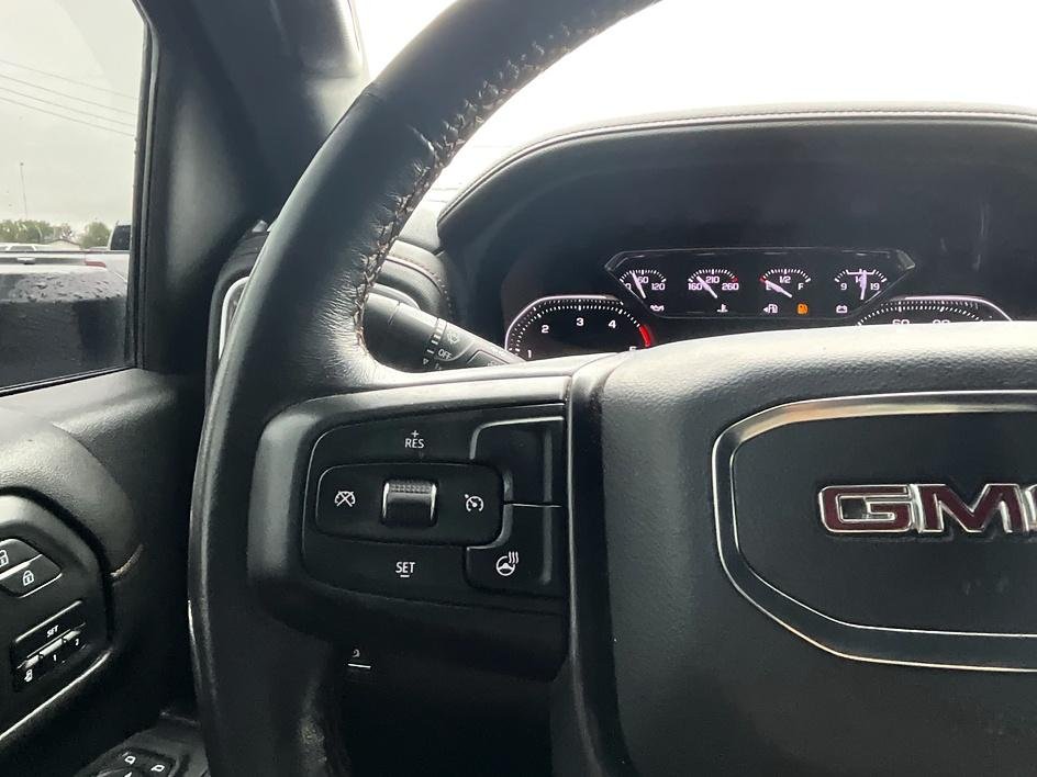 Used 2021 White GMC AT4 image 24