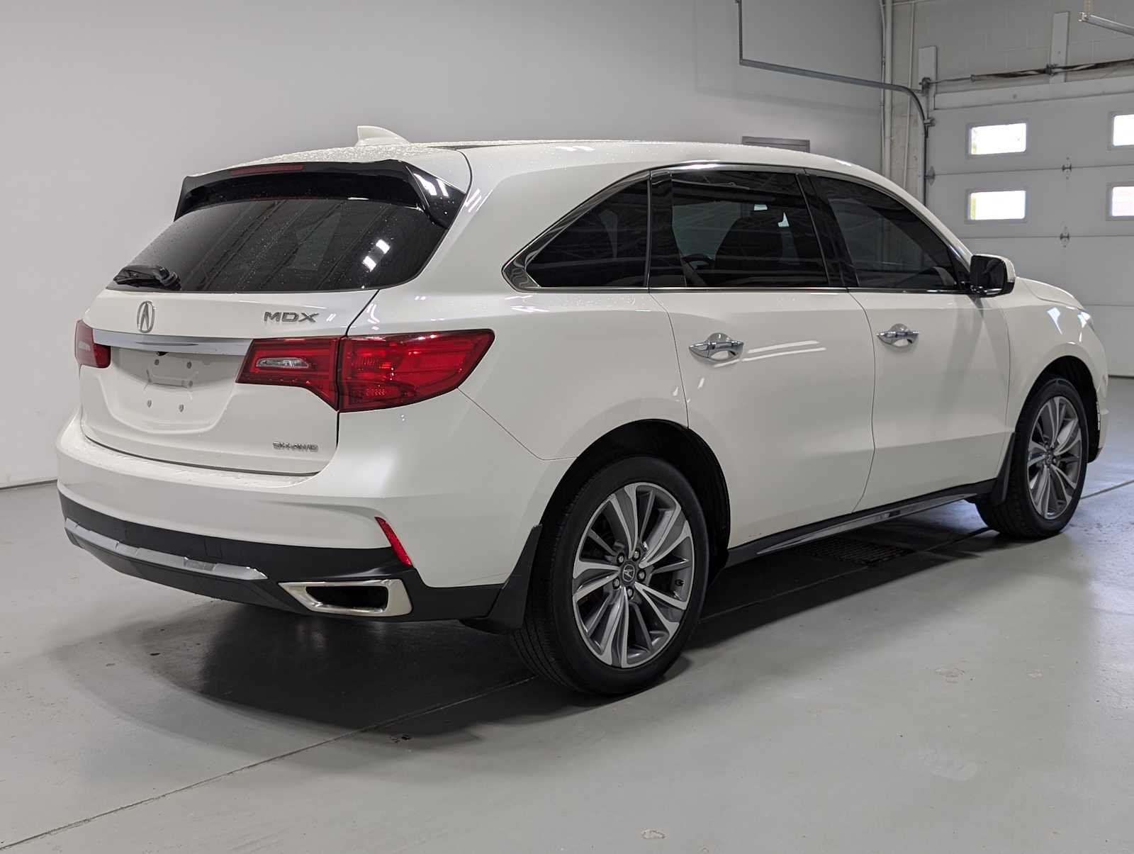 Used 2017 White Diamond Pearl Acura w/Technology Pkg image 7