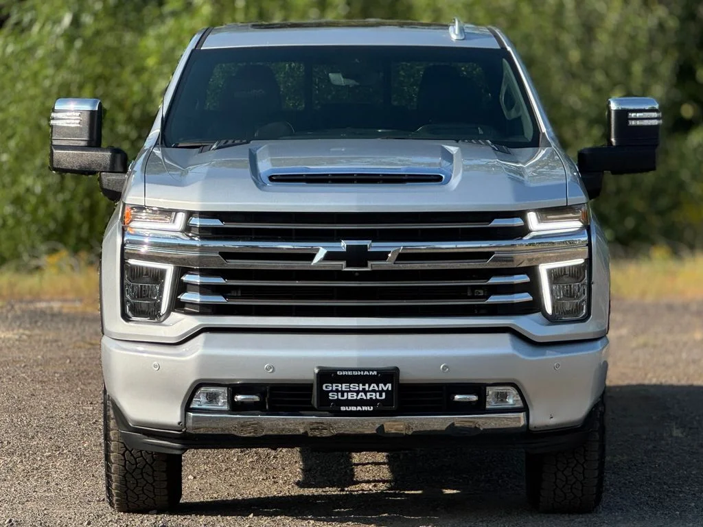 Used 2022 Silver Ice Metallic Chevrolet High Country image 2