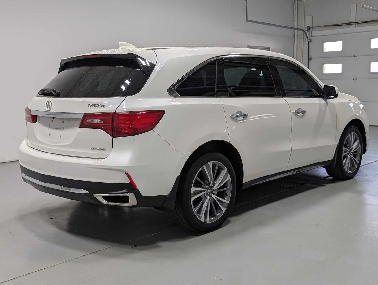 Used 2017 White Diamond Pearl Acura w/Technology Pkg image 7