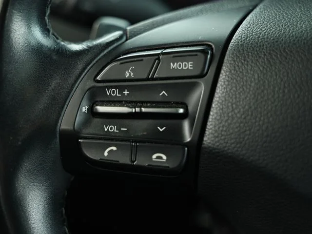 Used 2019 Chalk White Hyundai 2.0 Premium image 25