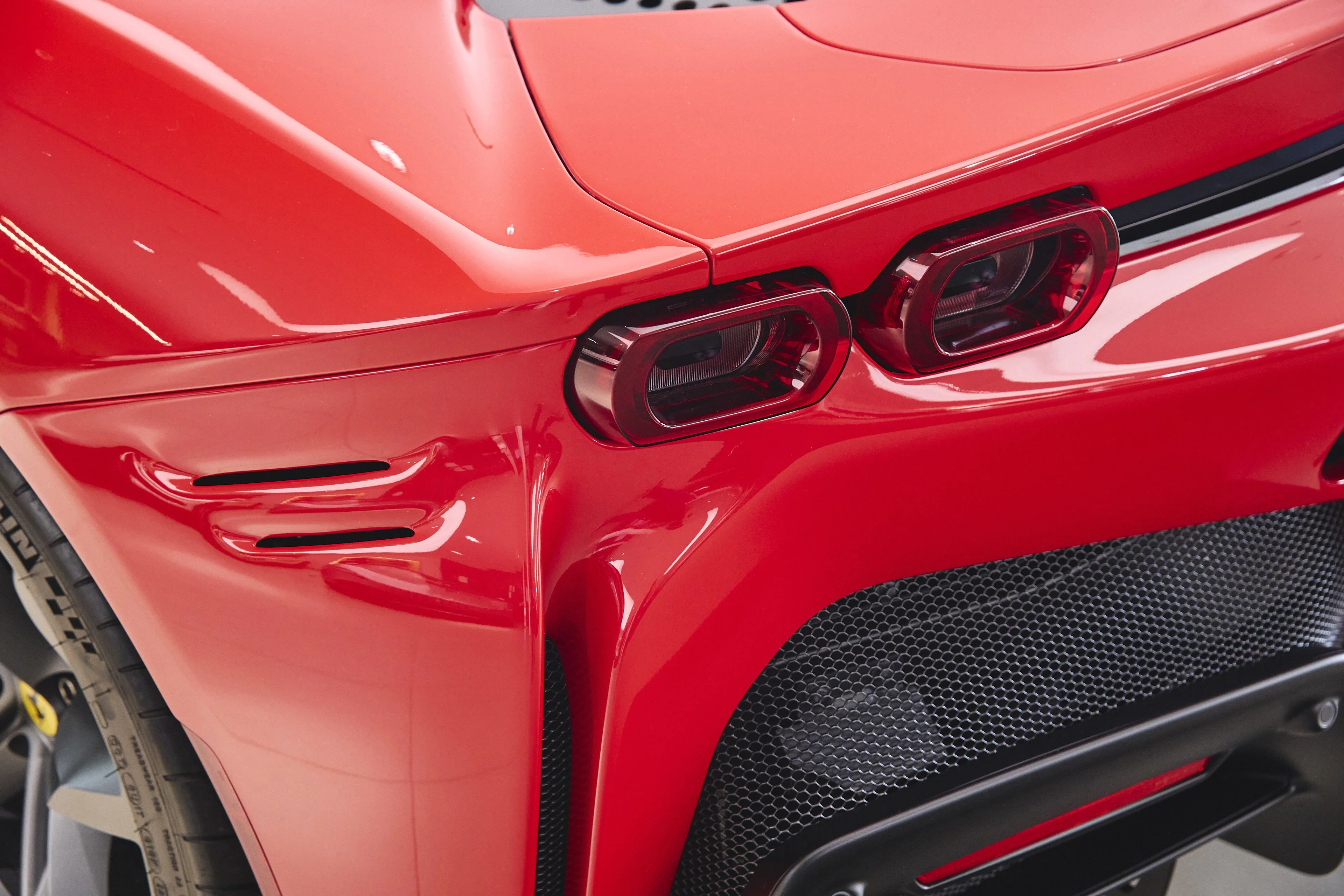 2022 Ferrari SF90 Base - Photo 43