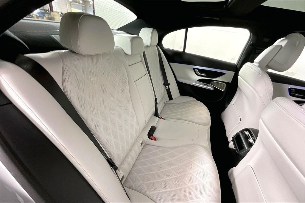 2026 Mercedes-Benz E-Class E350 - Photo 19