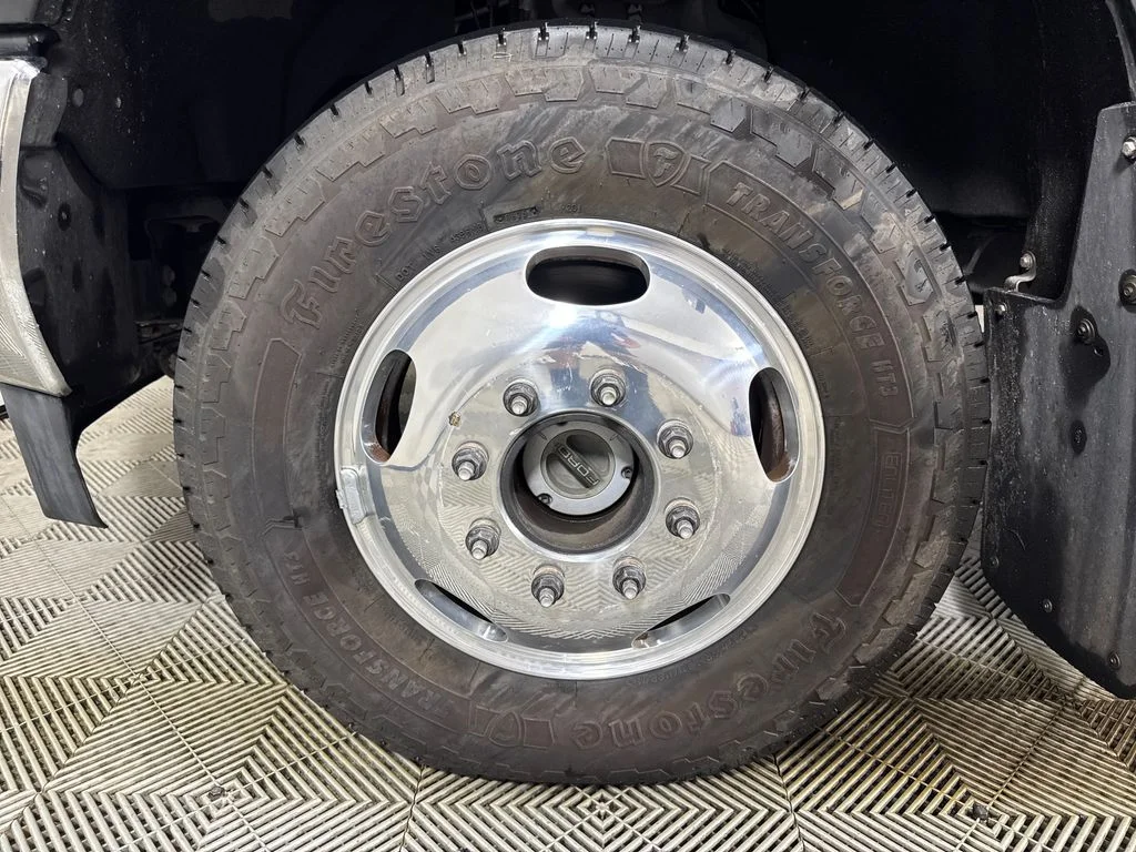 Used 2017  Ford Lariat image 14