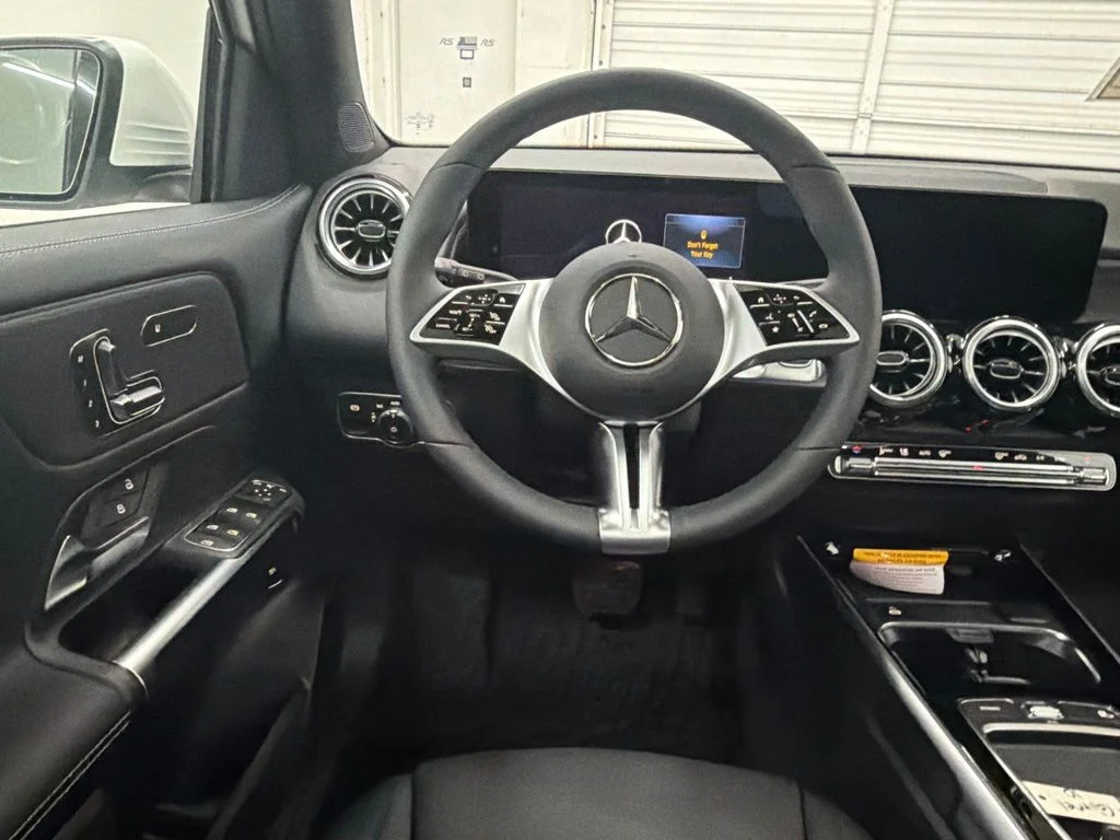 New 2026 White Mercedes-Benz GLB 250 image 20