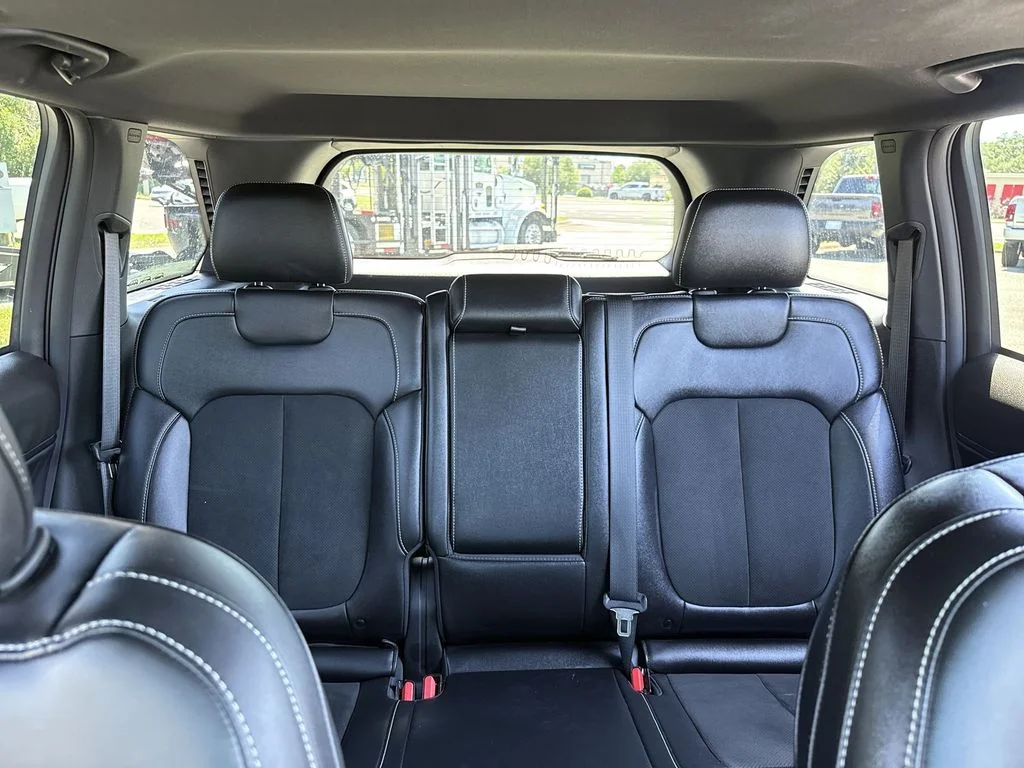 Used 2023 Diamond Black Jeep Altitude X image 29