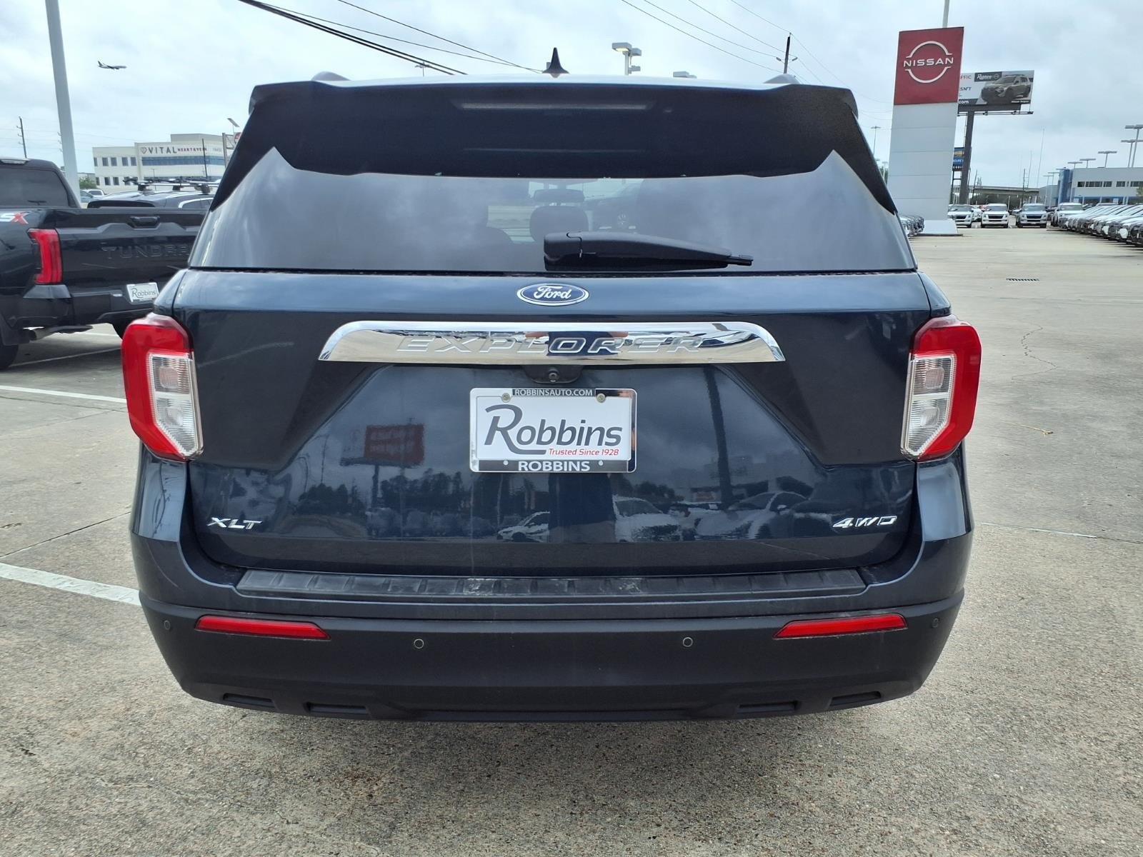 2022 Ford Explorer photo 6 of 26