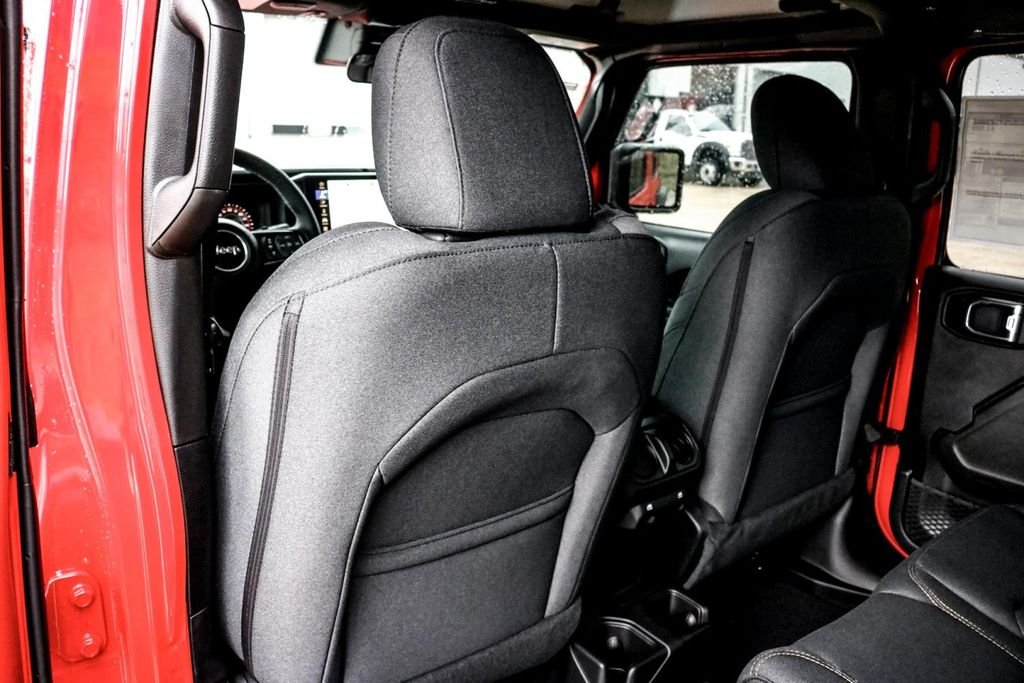 2025 Jeep Wrangler 4-Door Willys - Photo 21