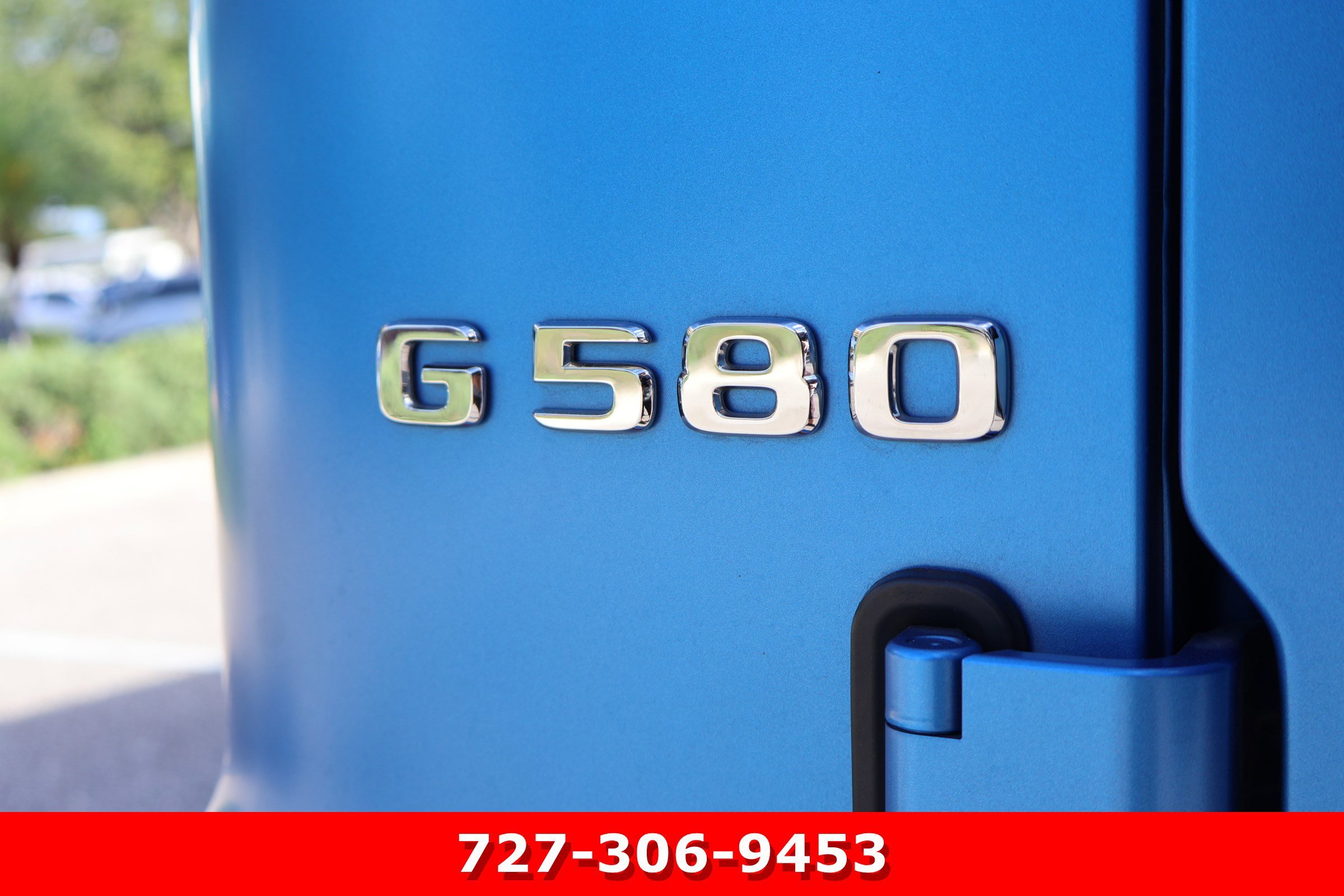 Certified Used 2025 MANUFAKTUR South Sea Blue Magno Mercedes-Benz G 580e image 9