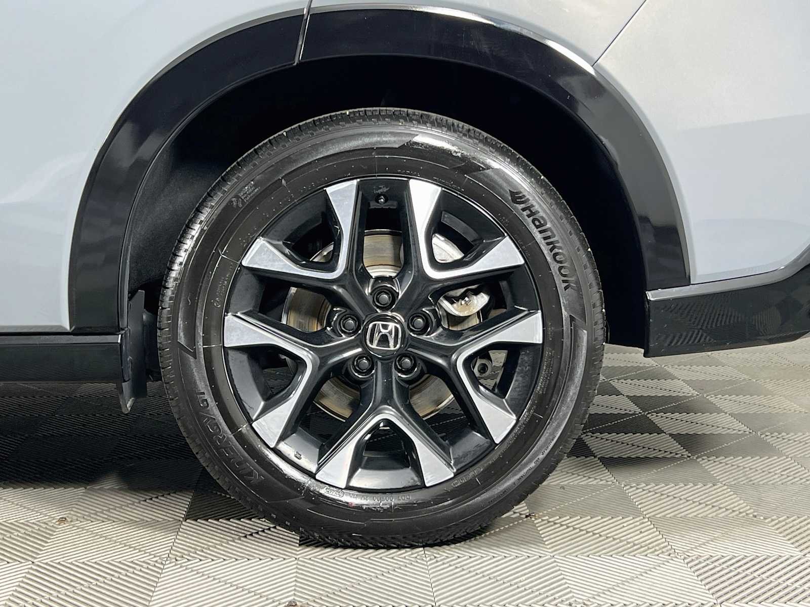 Used 2026 Urban Gray Pearl Honda EX-L image 31