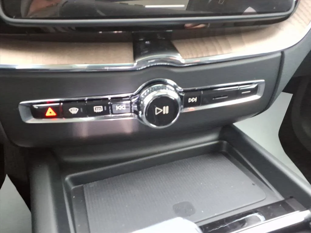 New 2026 Crystal White Volvo Ultra image 9