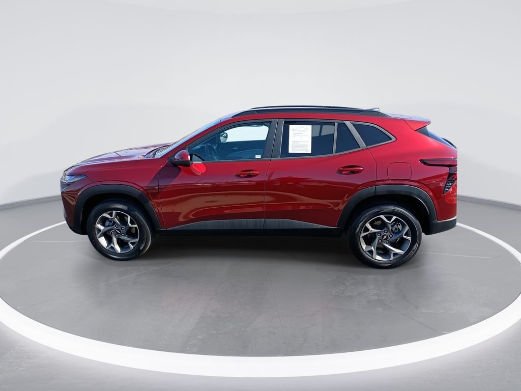 Used 2025 Red Chevrolet LT image 5