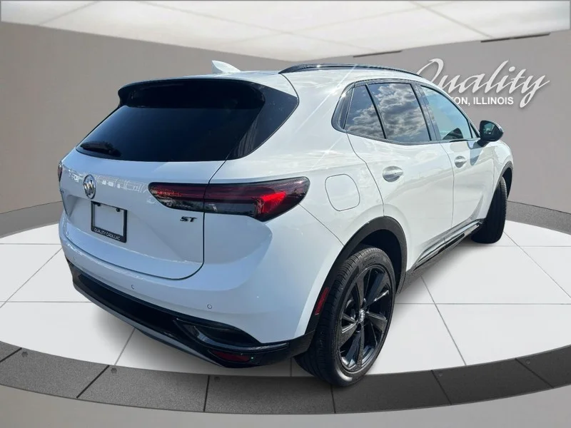 Used 2023 SUMMIT WHITE Buick Essence image 4
