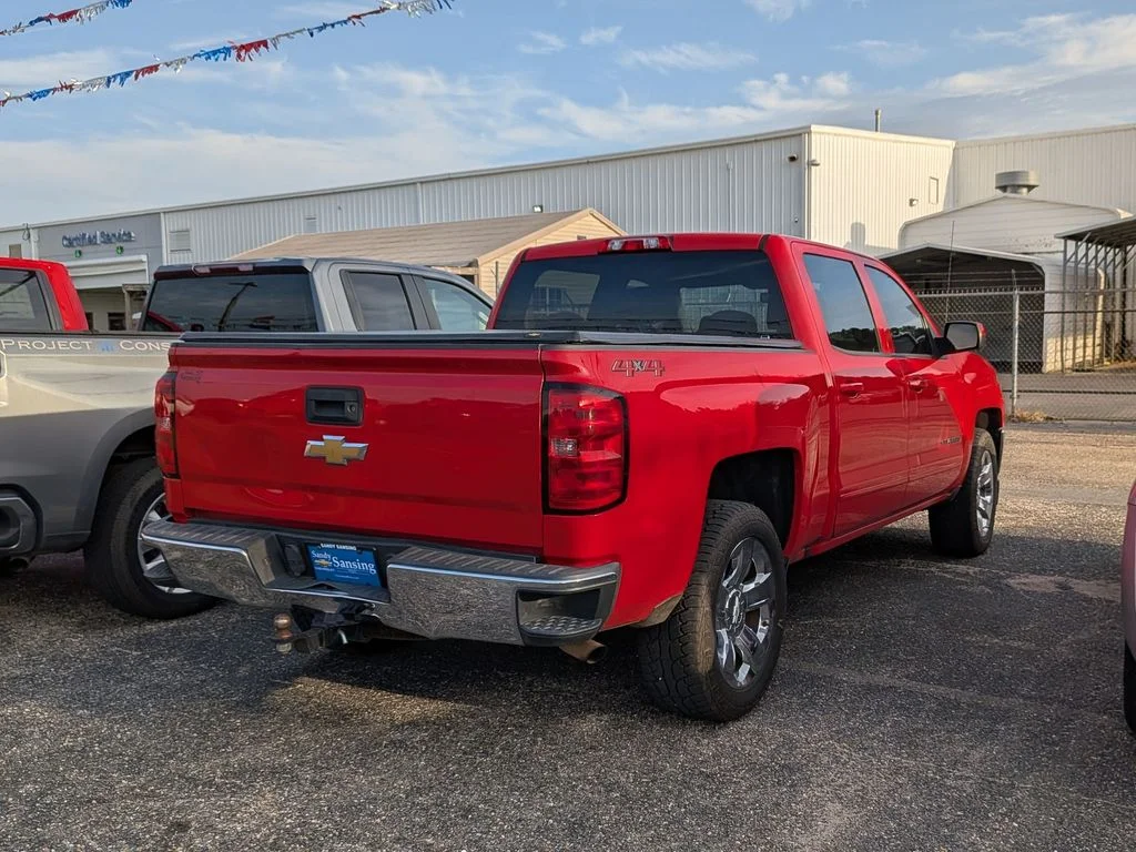 Used 2018 Red Chevrolet LT image 3