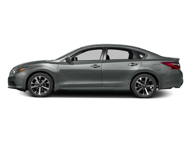 Used 2016 Gun Metallic Nissan 2.5 SR image 3