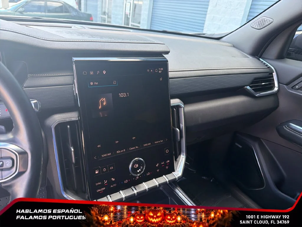 Certified Used 2025 Sterling Metallic GMC Elevation image 18