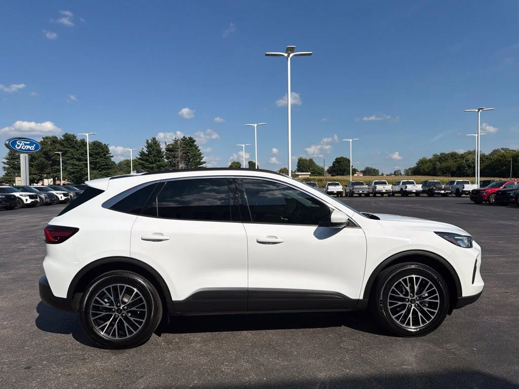 Used 2023 Oxford White Ford Base image 6
