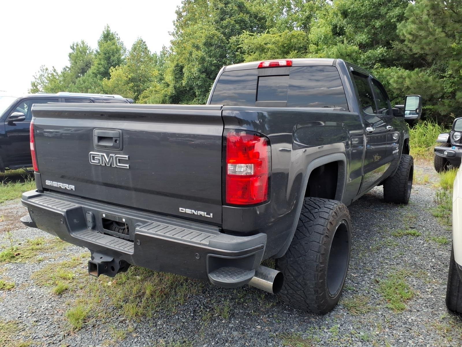 Used 2015 Iridium Metallic GMC Denali image 8