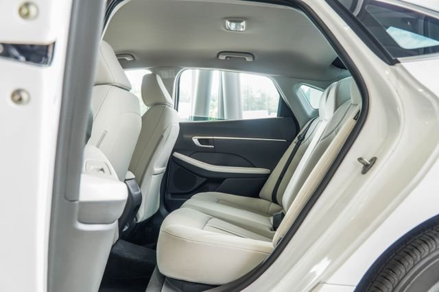 Certified Used 2025 White Hyundai SE image 37