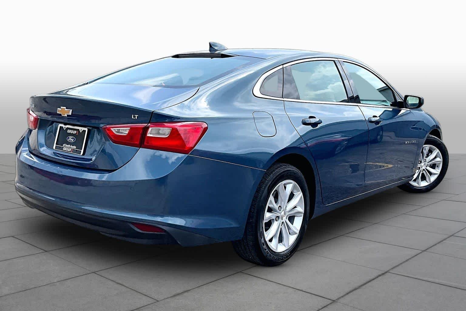 Used 2024 Lakeshore Blue Metallic Chevrolet LT image 7