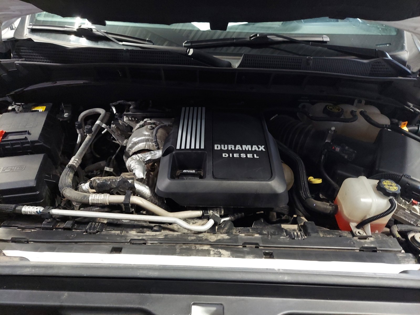 Used 2022 Summit White GMC AT4 image 30